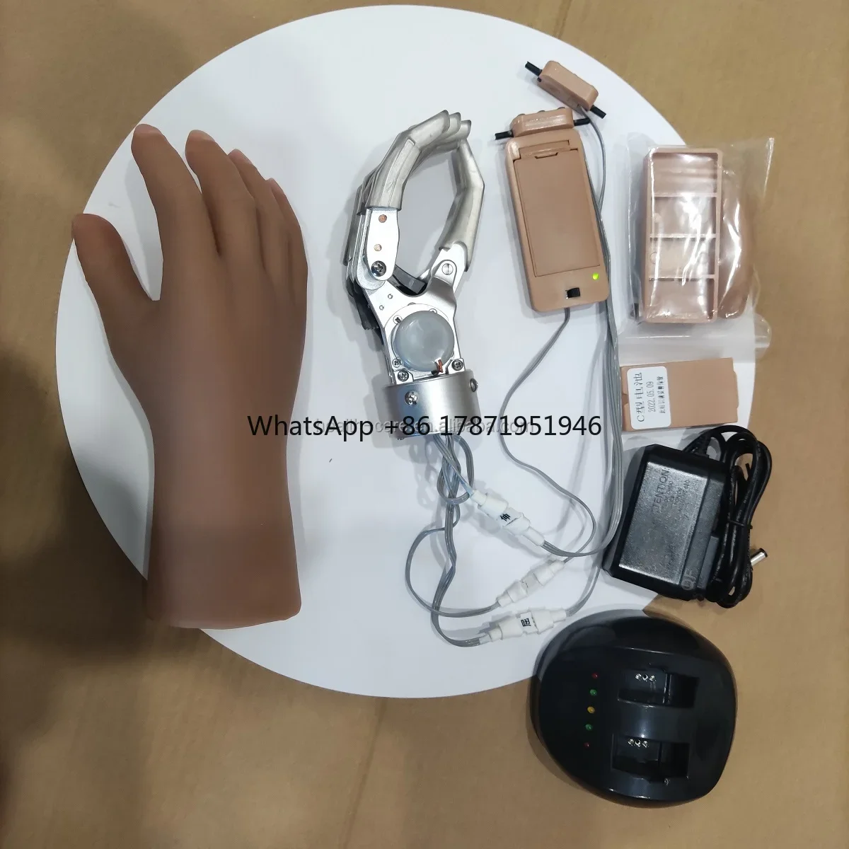 

arm prosthese , artificial limb hand ,Myoelectric prosthetic hand with cover