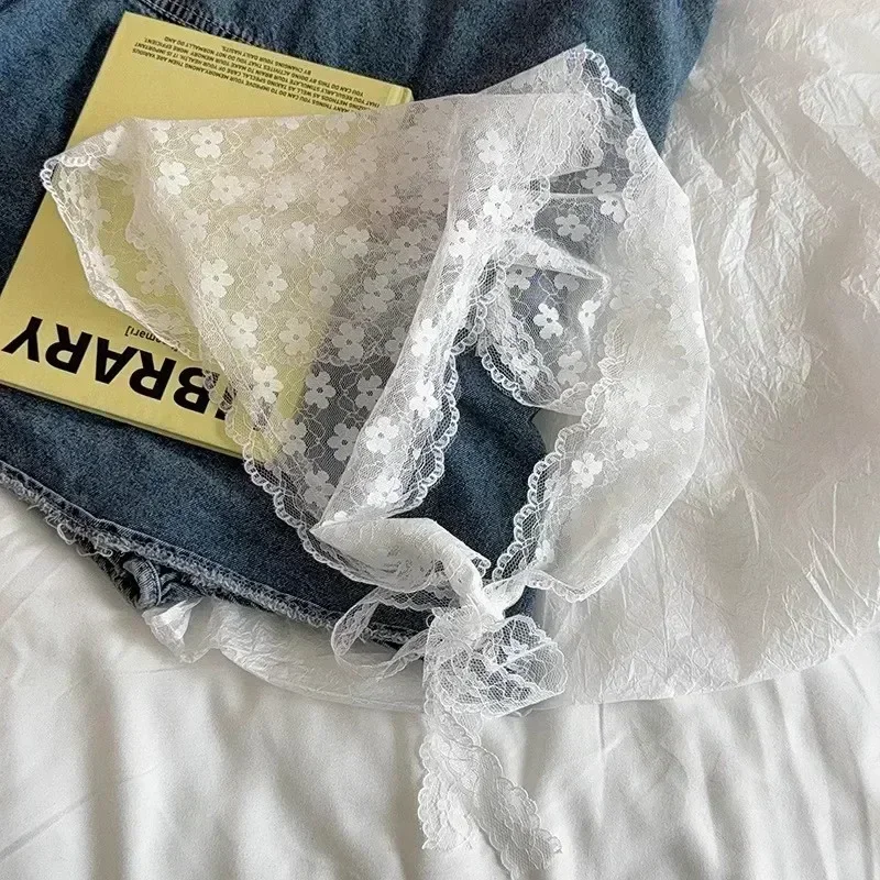 الدانتيل زهرة الجينز تي شيرت الأوشحة عقال أنيقة المرأة الدانتيل زهرة الأبيض الحلو مثلث وشاح Ins نمط الشريط السفر الفني