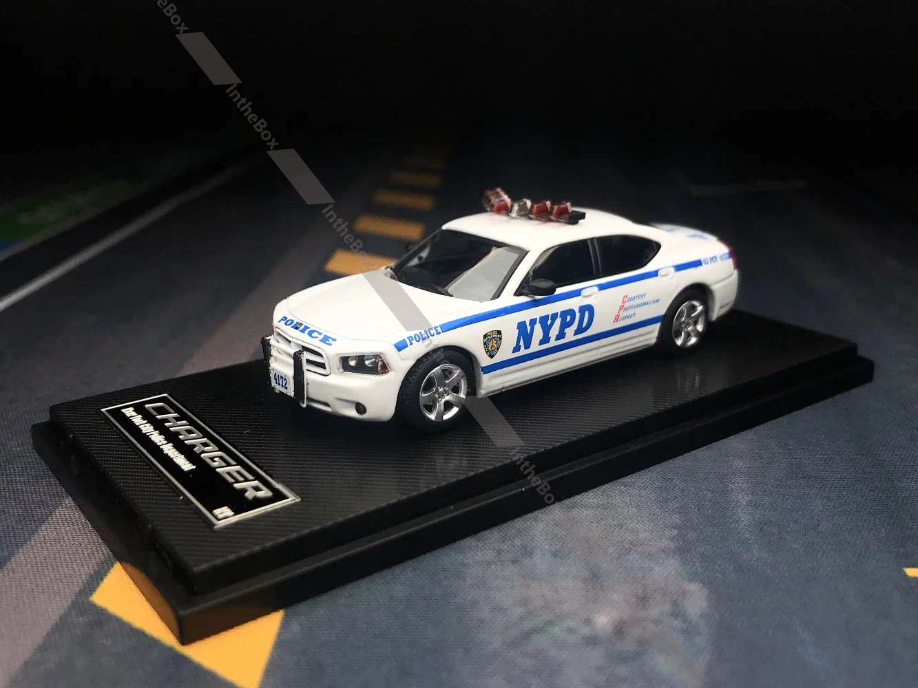 

Rollin 1:64 White 2008 NYPD Charger Police Muscle Model Diecast Metal Car BN