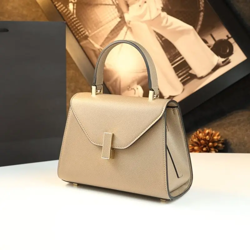 

Stylish Retro Chic Designer Diaper Bag Women Luxury Leather Tote Large Capacity Elegant Crossbody Shoulder Bag For Vintage Vibe