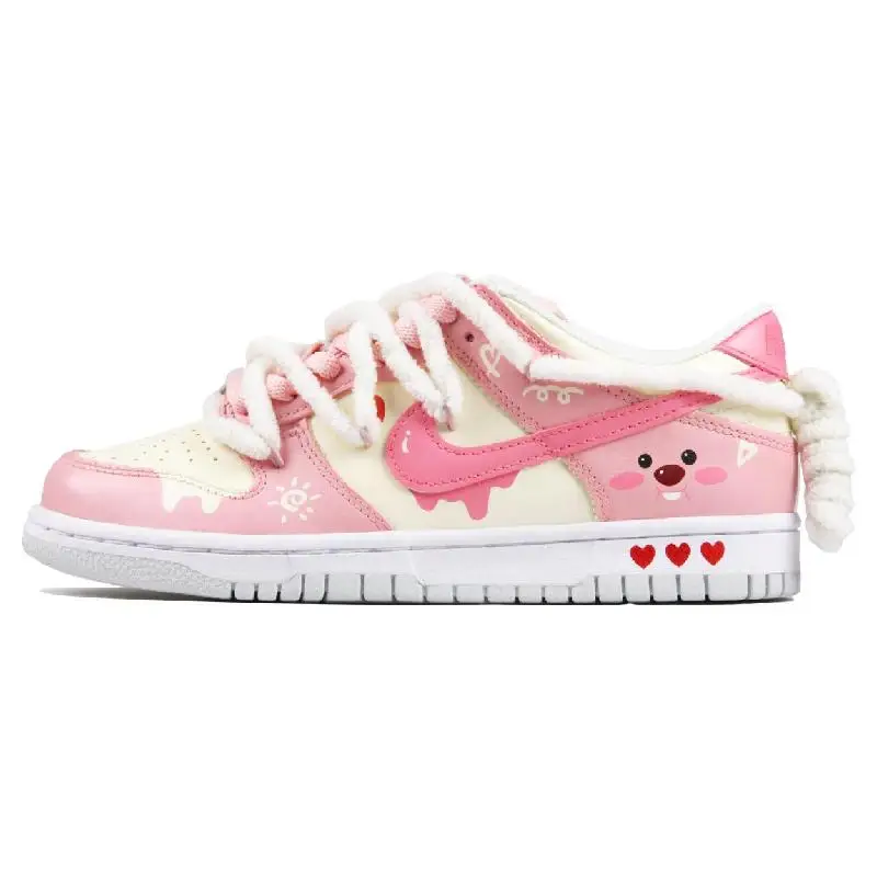 

[Невероятные рождественские рубиновые] женские туфли для скейтборда Nike Dunk с низким берцем розового цвета