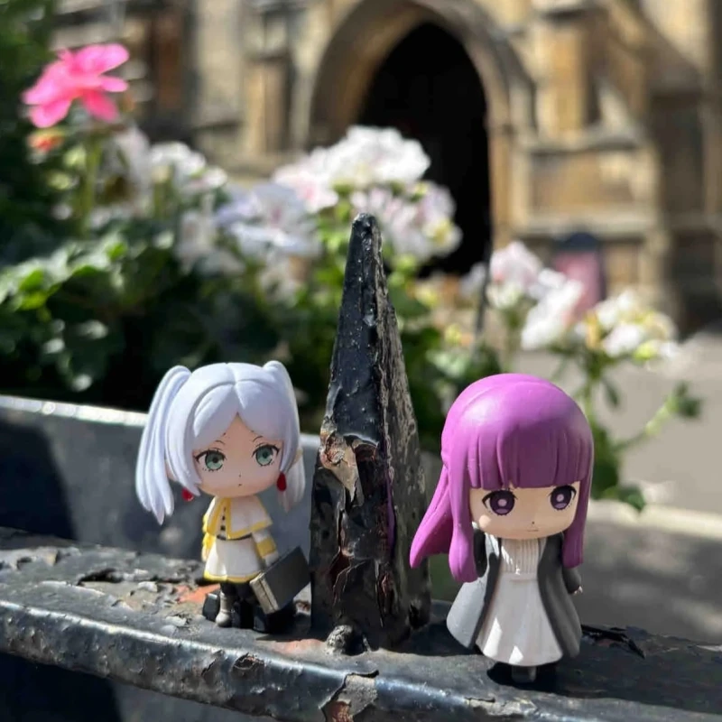 

Bandai Frieren: Beyond Journey'S End Frieren Standing Posture Action Figures Model Design Fern Stark Gashapon Official Genuine