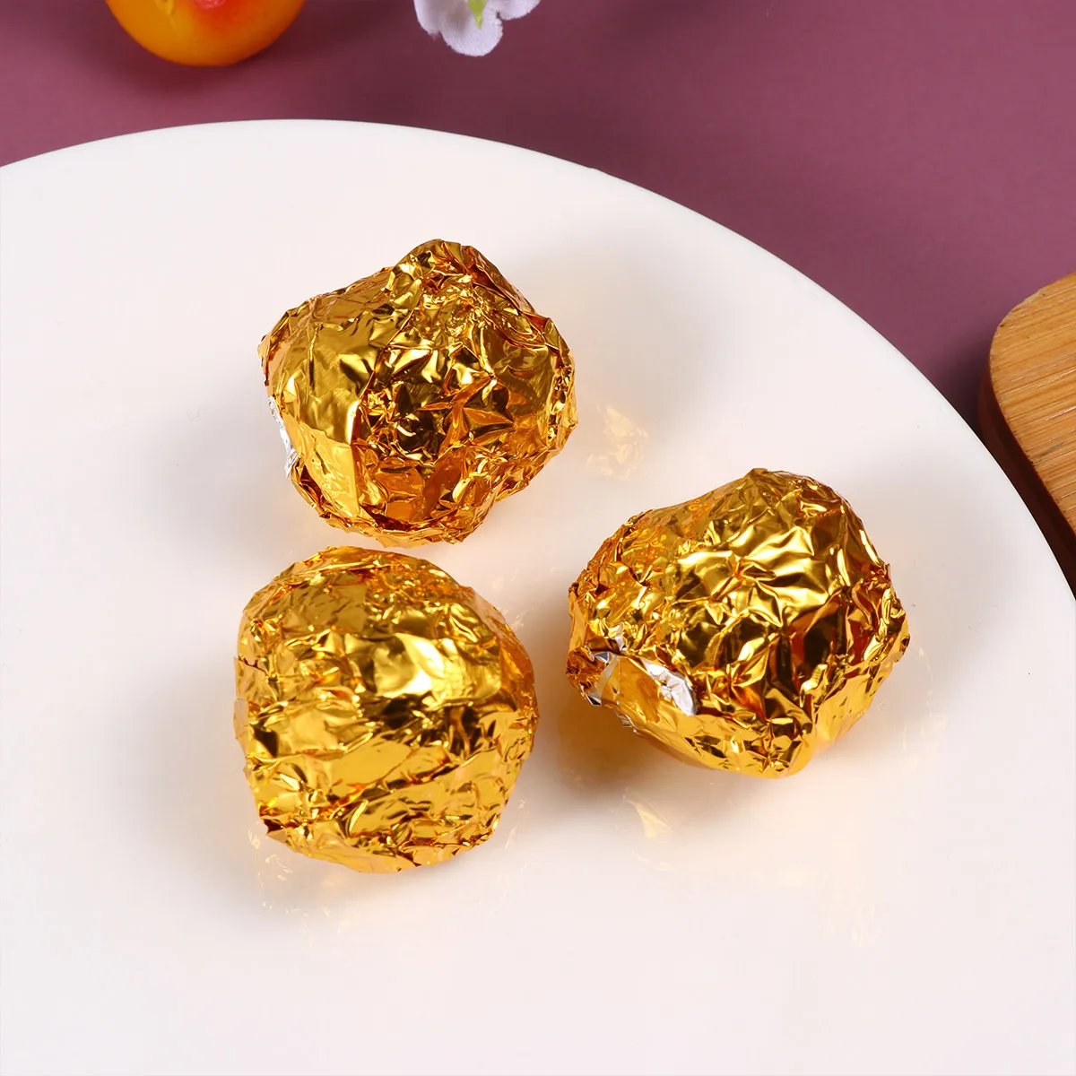 300Pcs Golden Smooth Tinfoil Wraps Paper Wrapping Sheets for Tea Candy Bakery Gifts Party Favors Supermarket Food Store Use
