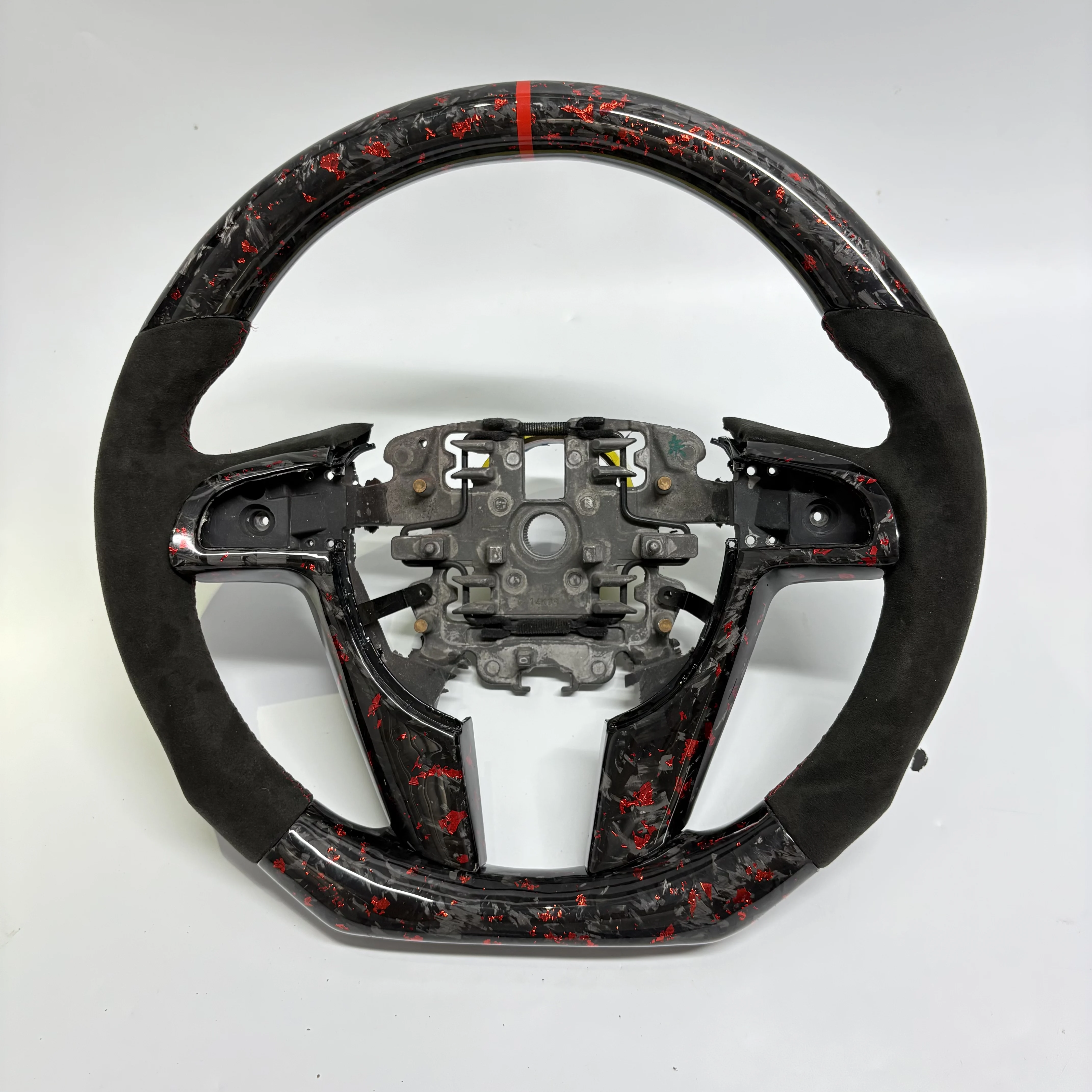 

Индивидуальный руль из кованого углеродного волокна для Pontiac G8 / Holden VE VF