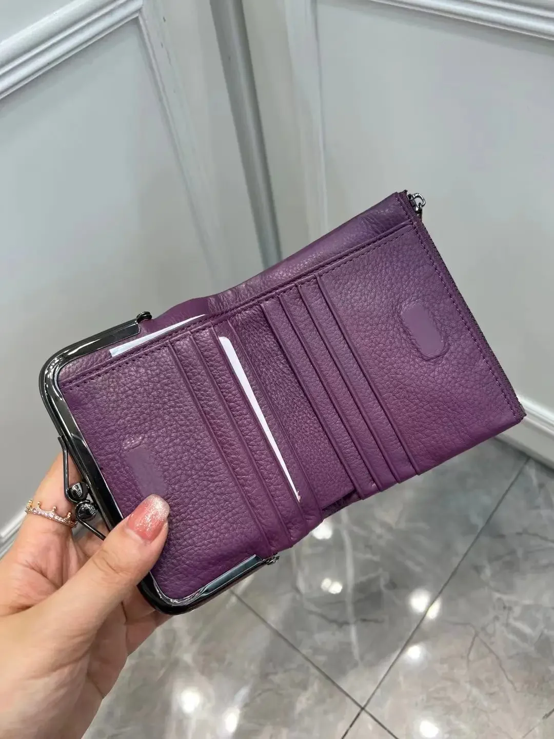 Monedero Retro de cuero genuino para mujer, cartera corta multifuncional con Clip, tarjetero, 2024