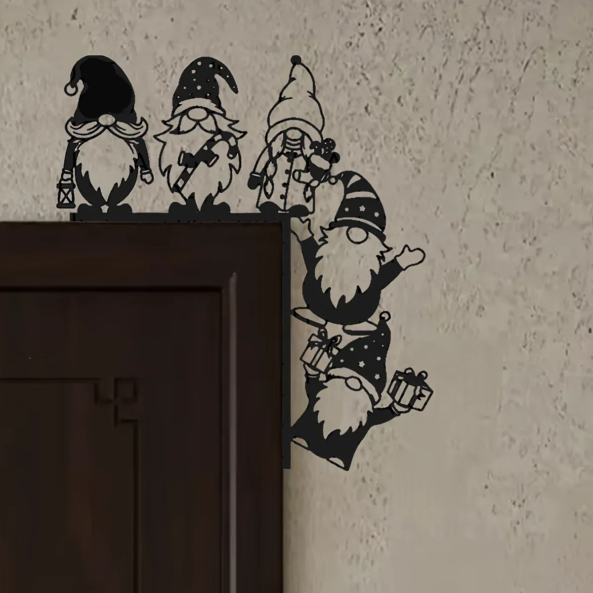 Metal Gnome Door Hanging Decoration - Heavy-Duty Iron Construction with 4 Cheerful Gnomes - Door Corner Mounting for Christmas