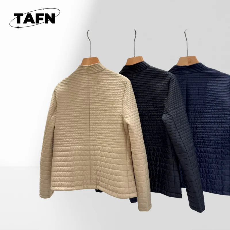 Lightweight & Durable Women's Vest Jacket for Winter Outdoor Puffer Vest Jacket for Women, Stylish and Functional AJ1305