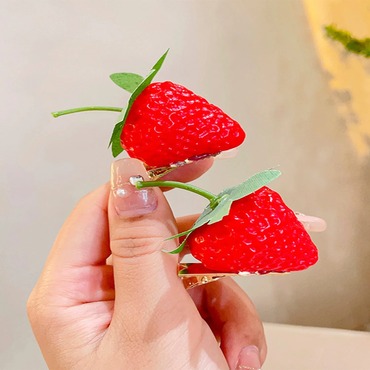 4pcs Fruit Shaped Strawberry Cute Creative Hair Clips  Alligator  & Side Clip Bows for hair Hair clips Mini hair clips Haarklem