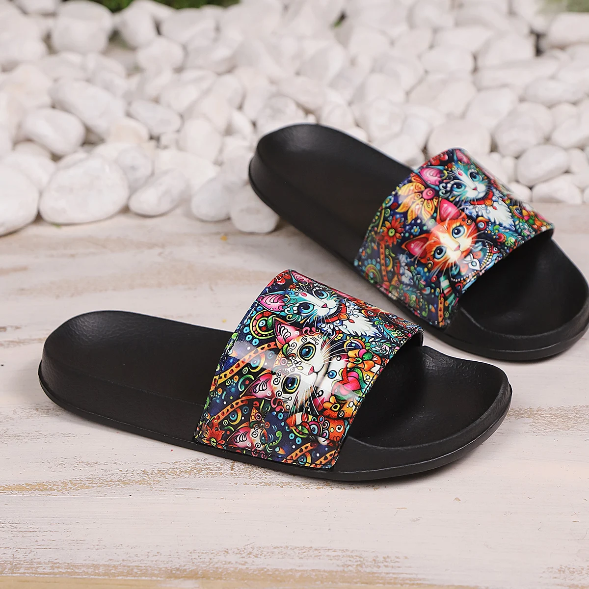 

Женские модные повседневные тапочки с кошачьим узором — легкая домашняя обувь для дома и улицы, красивая и модная, дышащая тканевая подкладка и зеркальный дизайн котенка для дома, сада, пляжа, клетка на четыре сезона