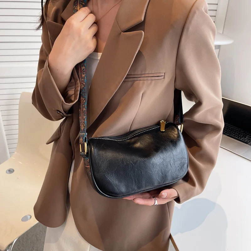 LEFTSIDE  Crossbody Bags for Women 2023 Vintage Fashion Trend Small Leather Design Pillow Shoulder Handbags and Purses