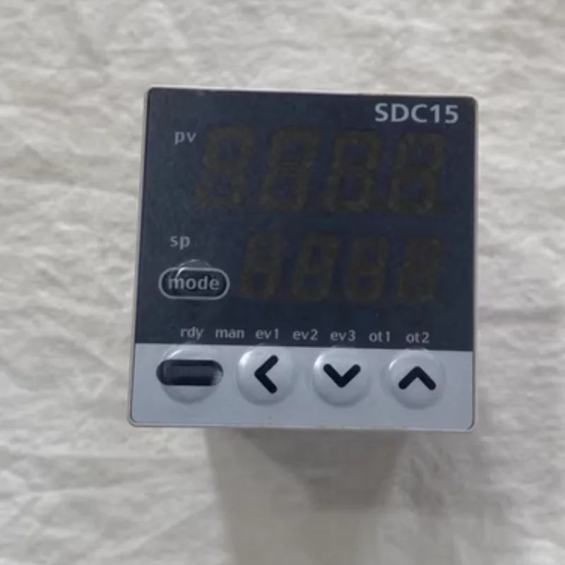 C15SR0RA0100 C15TC0LA0100 C15TR0TA0100 C15TV0LA0100 Original Temperature Controller In Stock