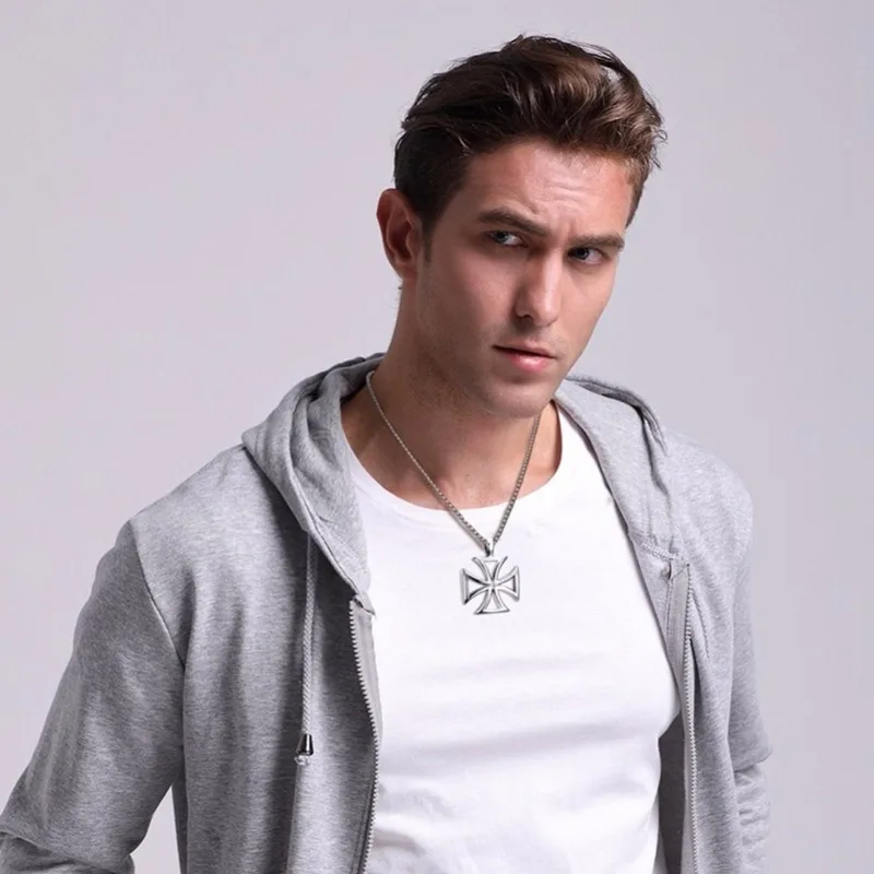Hot selling hollow cross pendant necklace Malta Iron Cross fashionable street punk