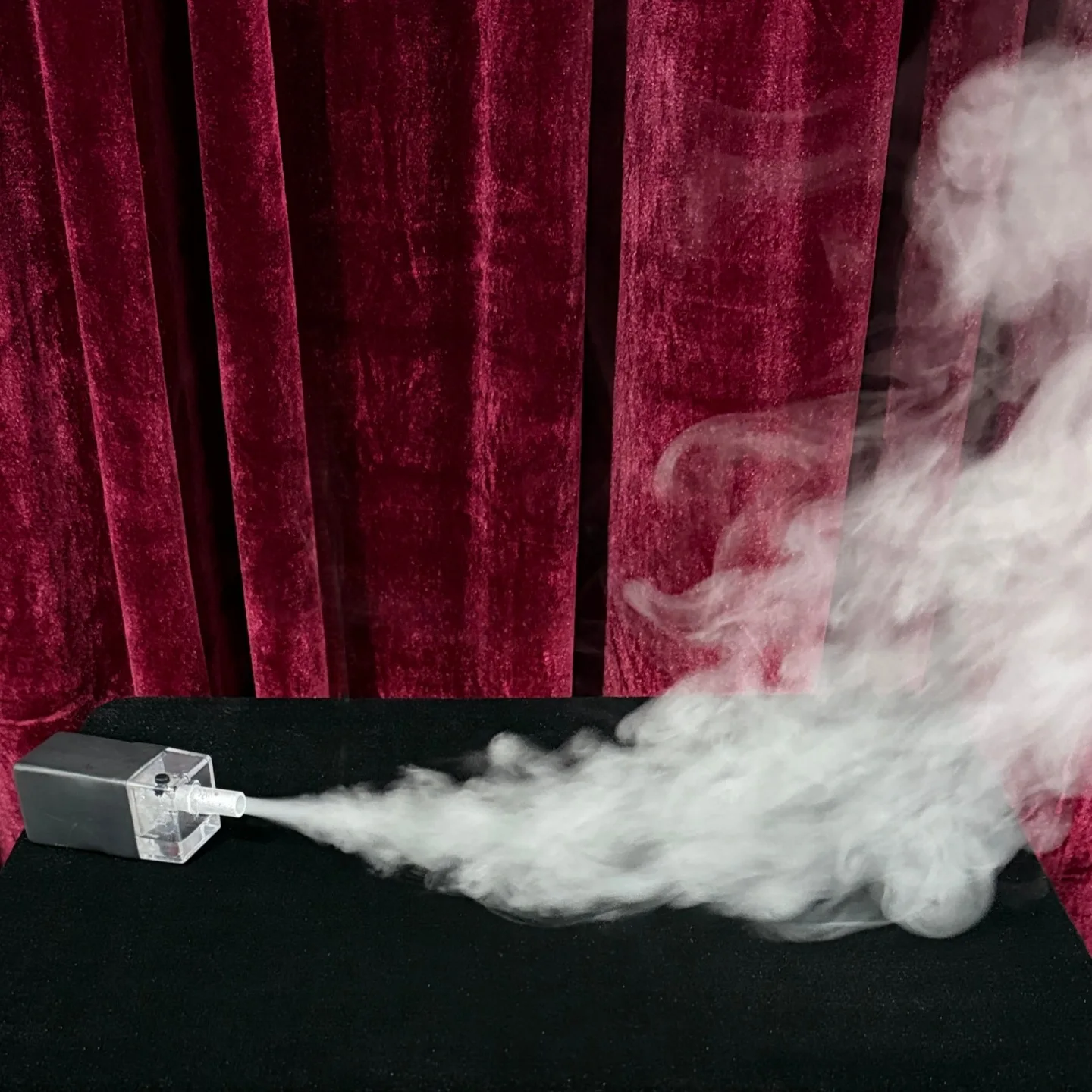 Mini Smoke Machine Smoke Generator Remote Control Magic Trick Prop Fog Effect Device for Stage Photography Video