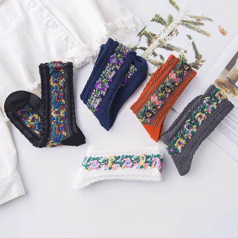 5 أزواج من الجوارب القطنية النسائية المطرزة بالزهور، مجموعة جورب عصرية لطيفة على طراز الكلية بتصميم كاواي