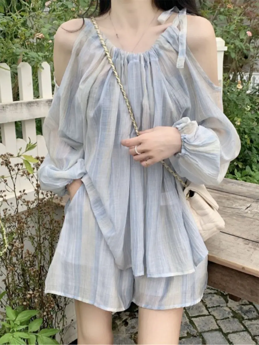 

Женский комплект Pure Desire, лето 2025 г., тонкая солнцезащитная рубашка с открытыми плечами и длинными рукавами, широкие шорты, комплект из двух предметов с принтом тай-дай