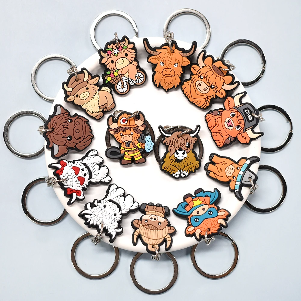 1PCS PVC kyloe keychain cartoon highland cow keychain with cow consumption key holder suitable for adult car key gifts