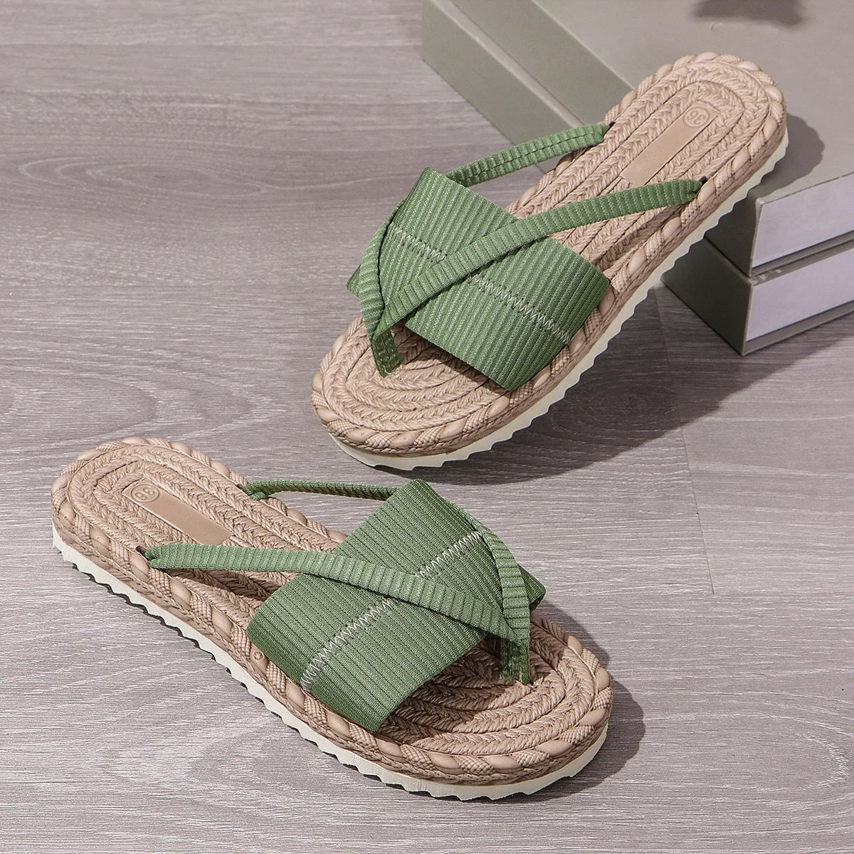 Slippers female summer outside wear 2025 new seaside holiday beach shoes network red fashion clip-toe flip-flops Slipper