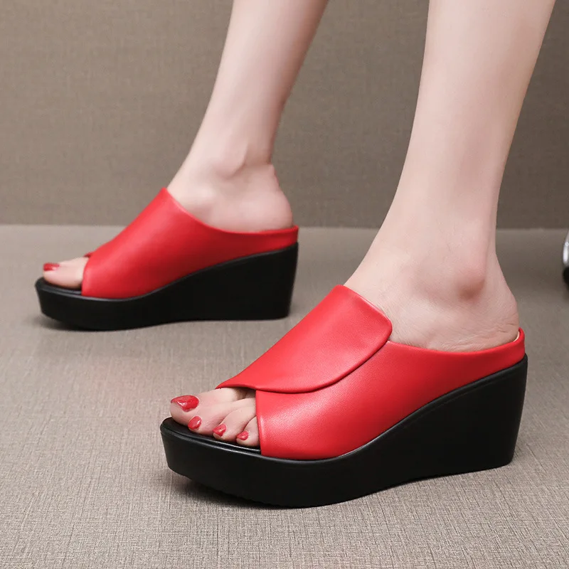 

Femmes Shoes for Woman 2025 Wedge Heel Leather Slippers Luxury Designer Sandals Platform Peep Toe Women's Beach Thick Slippers
