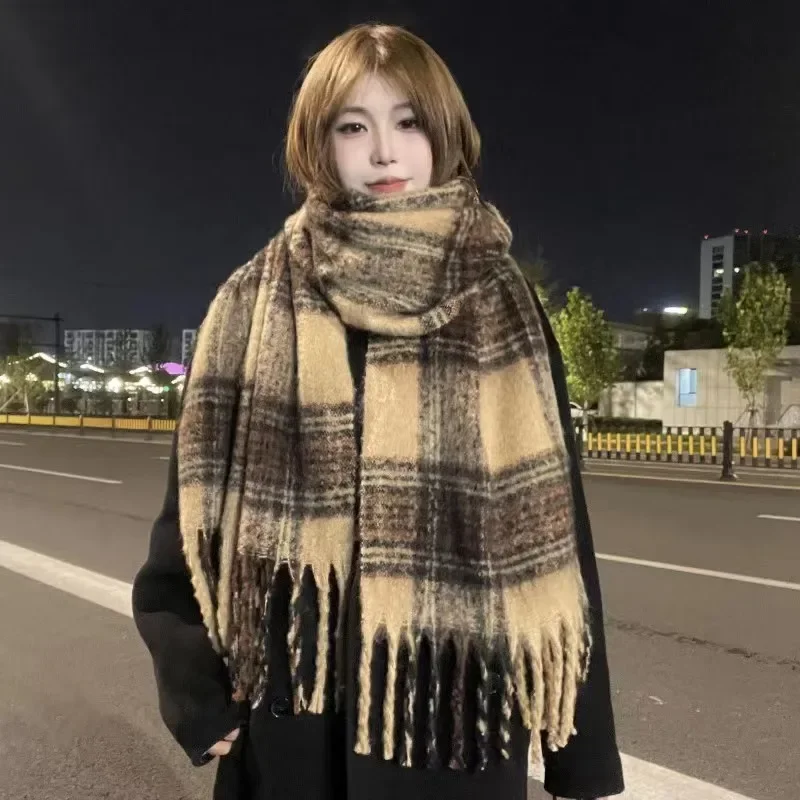 2024 New Fashion Winter Plaid Scarf Female Autumn and Winter Everything New casual Classic Imitation Cashmere Plaid Sha T355