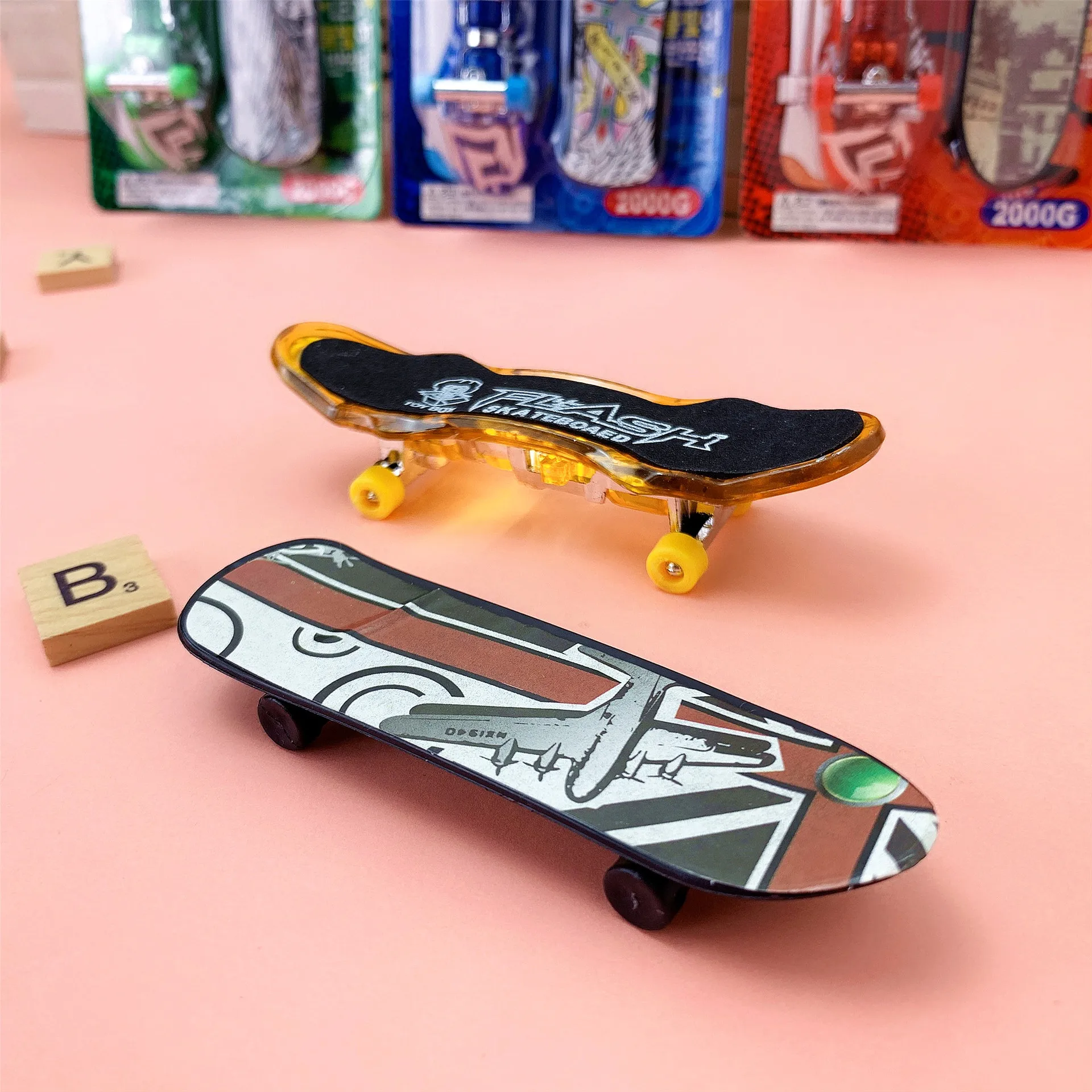 Proiezione creativa Finger Skateboard kit giochi da tavolo bambini Mini Fingertip Scooter bambini novità giocattoli forniture