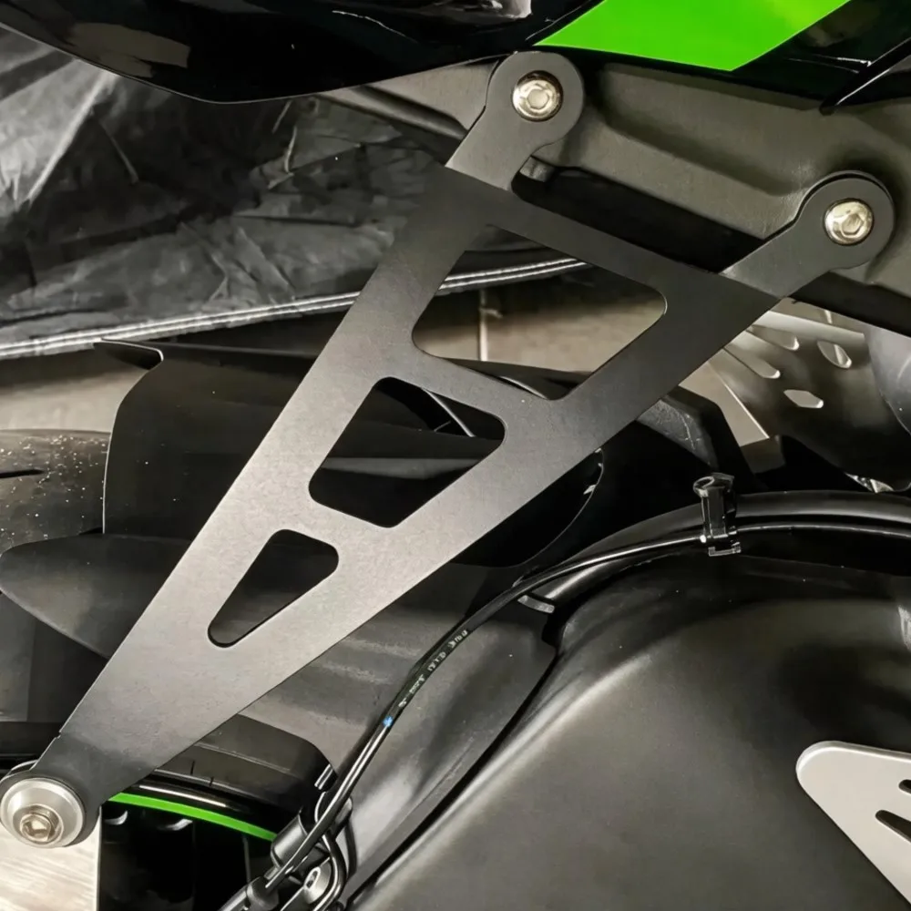 

Exhaust Hanger Bracket For Kawasaki ZX6R Ninja ZX-6R/Performance ZX-10R ZX636/KTR 2009-2024 2025 Muffler Exhaust Hanger Holder
