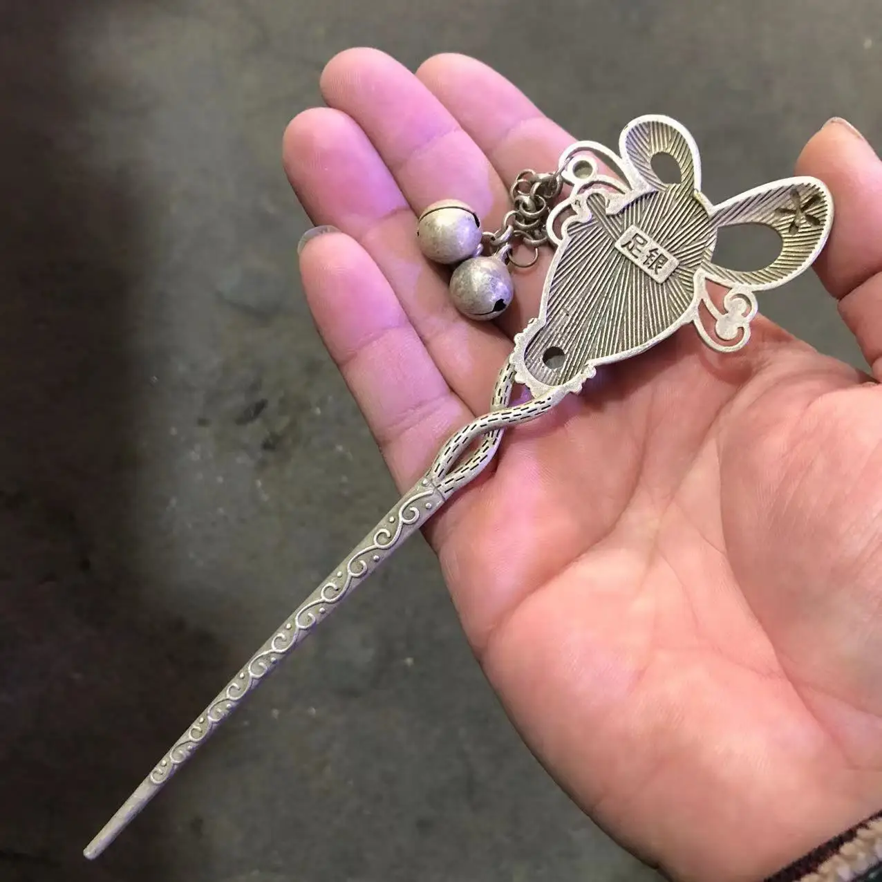 Chinese Tibetan Silver Inlaid Jade Hairpin Bell Pendant Antique Collect 16cm