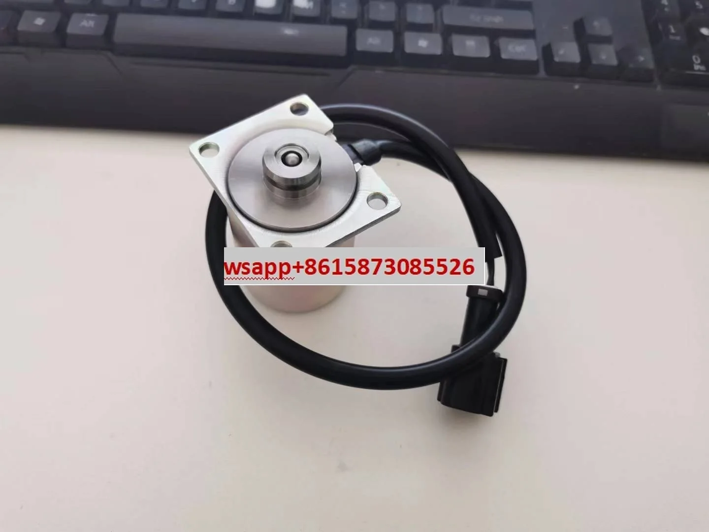 

Excavator accessories PC120 200-3-5-6 main pump solenoid valve hydraulic pump large pump 4D95/6D95