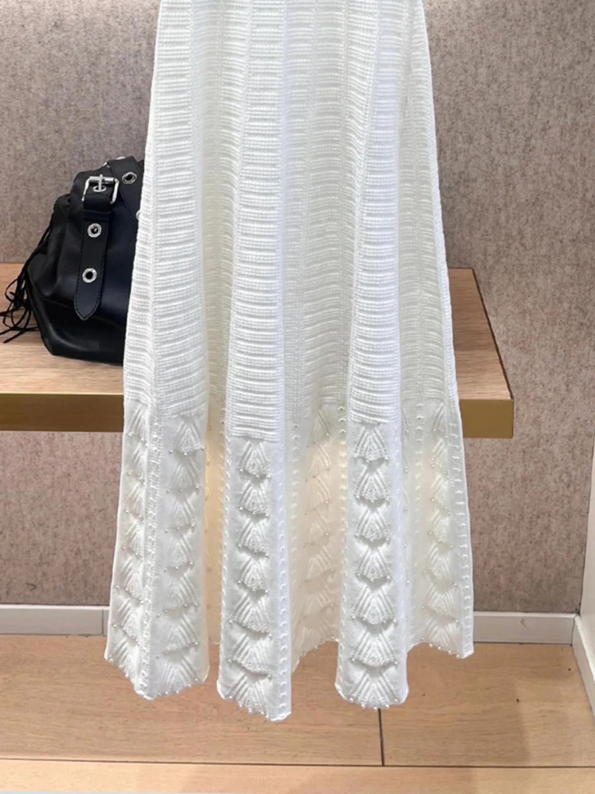 Vestido longo de malha f M Home Nan You de alta qualidade com pérolas, estilo saia evasê de cintura alta para primaver...