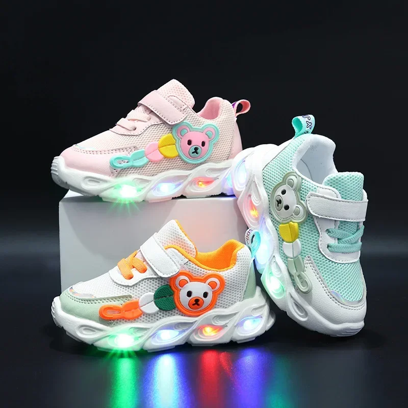 

2023 Autumn Luminous Sneakers for Girls Boys Led Light Up Casual Shoes Kids Breathable Mesh Sports Shoes Tenis Infantil Menino