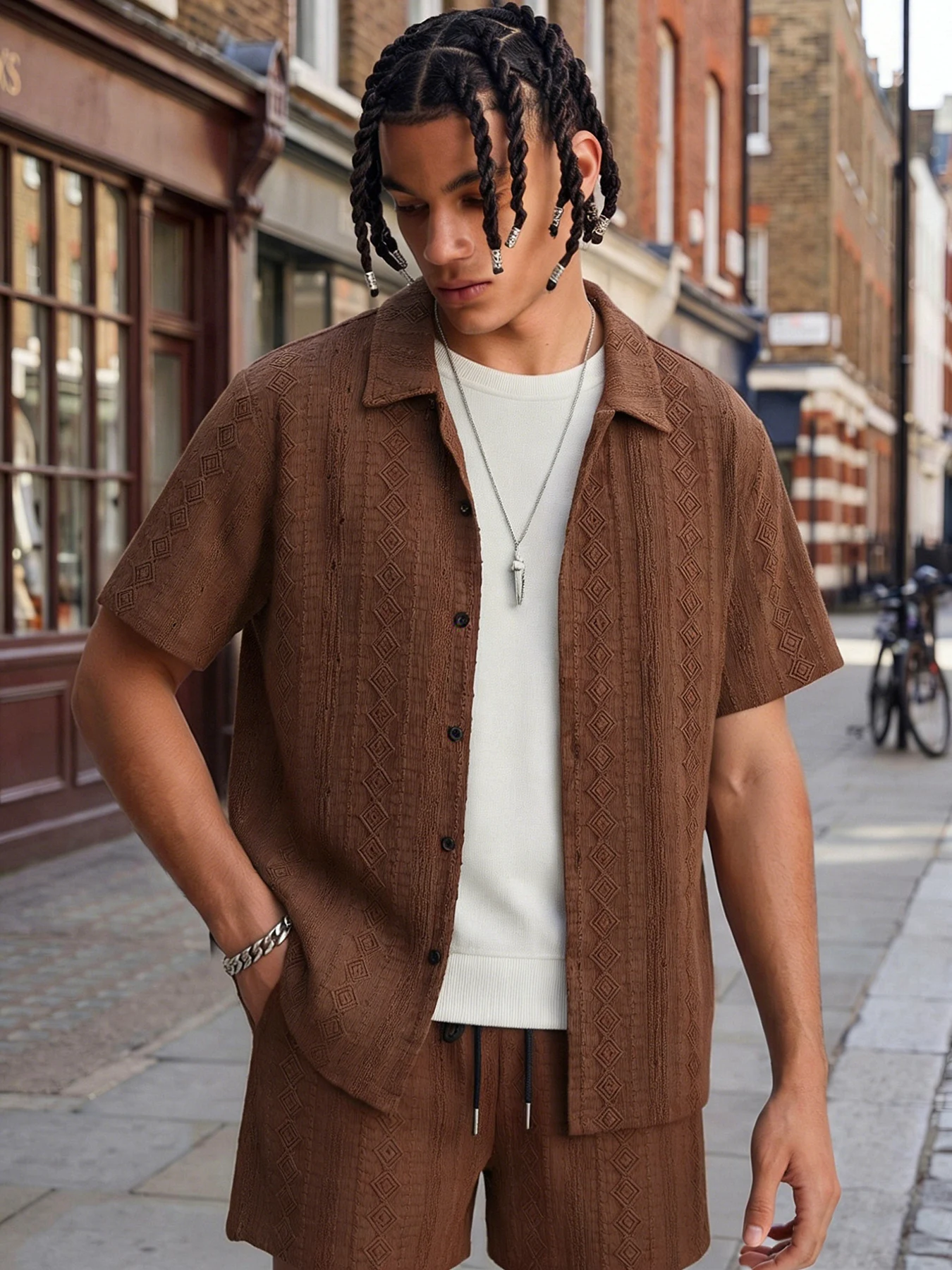 Men's Tan Diamond-Shaped Jacquard Hollow-Out Lapel Short-Sleeve Shirt and Shorts Two-Piece Set, Textured Breathable Summer Casual Outfit, Men's Retro Complete Outfit Set