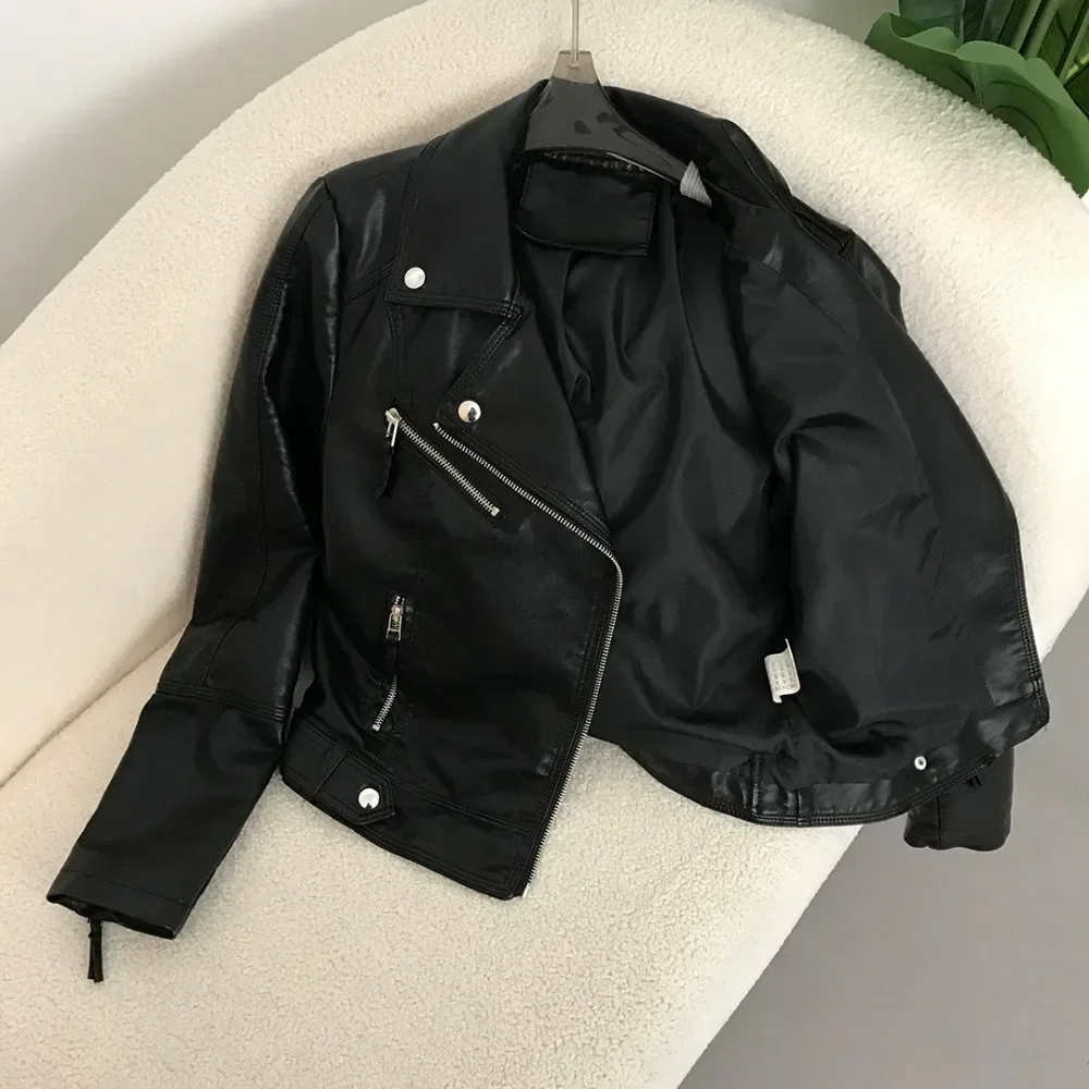 Donna 2025 Colletto rovesciato Autunno Pu Giacca in ecopelle Cappotto morbido con cerniera per moto Cappotti da motociclista slim femminili Basic Streetwear