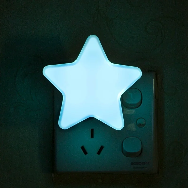 Luz de noche LED con forma de estrella, lámpara de enchufe con Control remoto, decoración de dormitorio, mesita de noche, lámparas de pared para