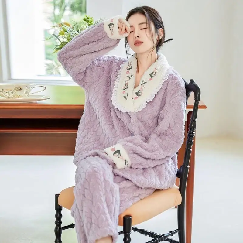 

Women's Pajama Set Comfortable Sleepwear Autumn Winter Coral Velvet Outerwear Home Clothes Nightwear Simple Flannel Home Clothes