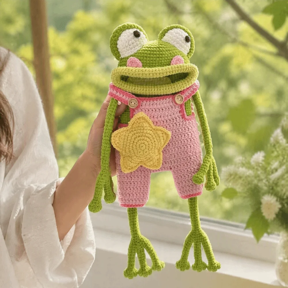 Handwoven Crochet Frog Materials Kit Yarn DIY Material Bag Big Mouth Frog Phone Pouch Adjustable Strap Funny