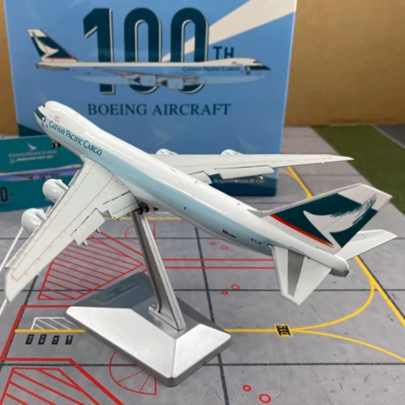 Diecast 1:400 Scale Cathay Pacific Airways 747-8F（B-LJC）Aircraft Simulation Model Static Decoration Souvenir Gifts For Adult Boy