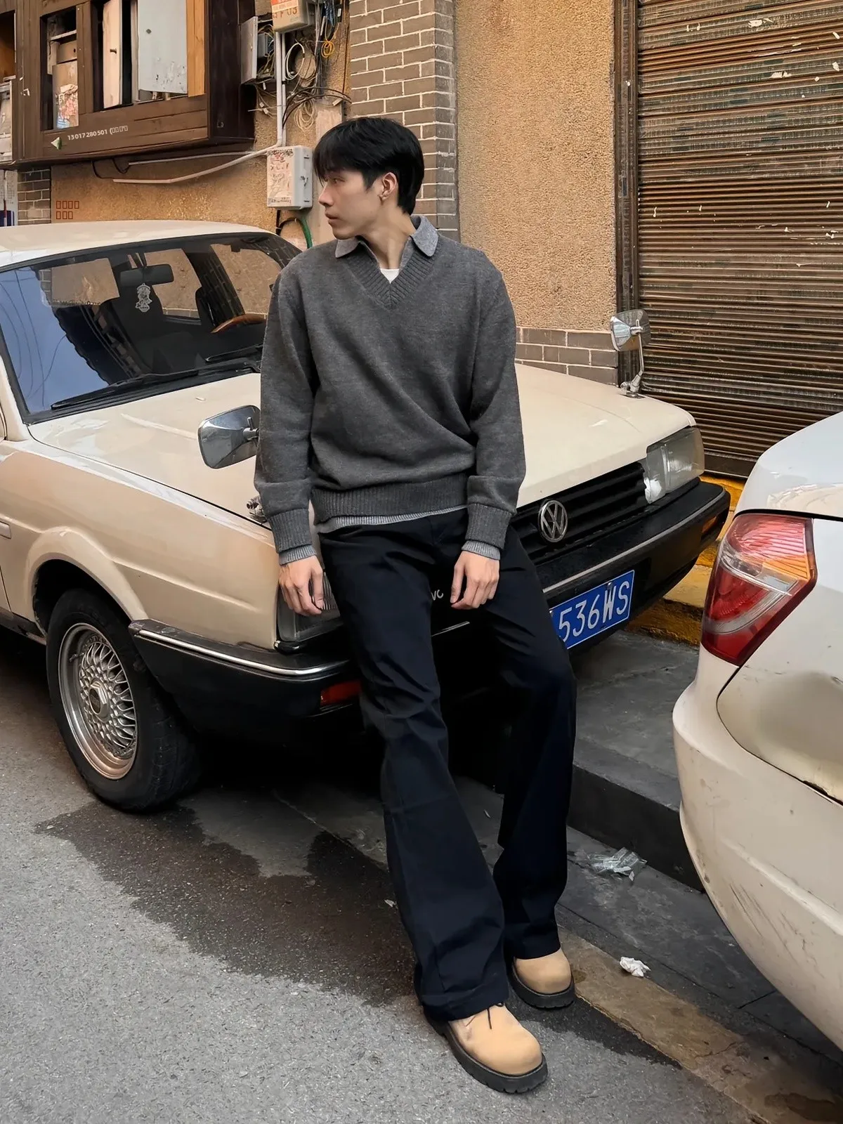 

Мужской серый вязаный свитер с воротником, зимний, в американском ретро-стиле, с эффектом высокого качества, в стиле Old Money, с V-образным вырезом, с длинным рукавом, повседневный топ