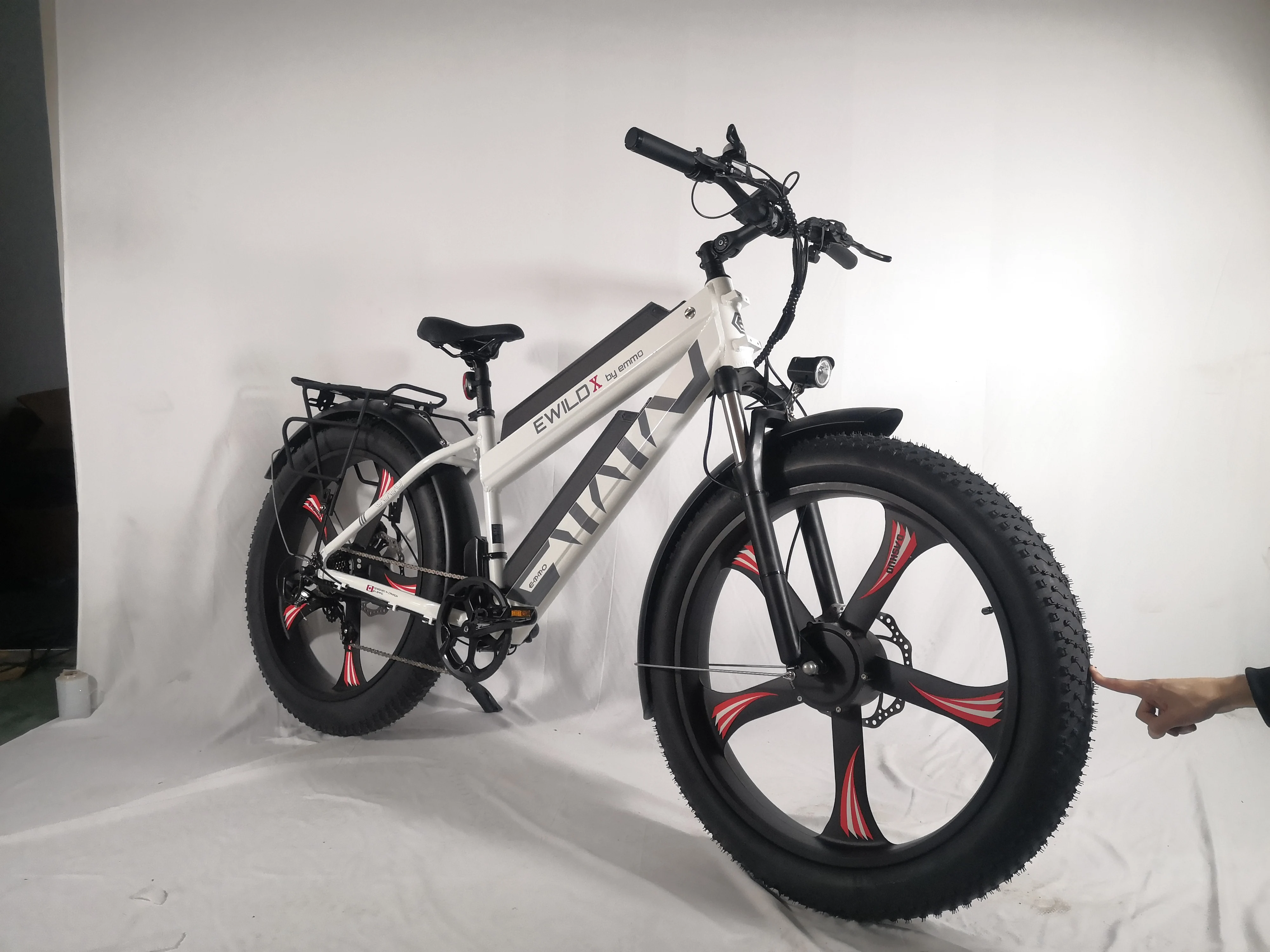 Dual Batteries 48V15.6AH*2 + Dual Motors 500W*2 26 Inch Fat tire Electric Bike（factory sample）