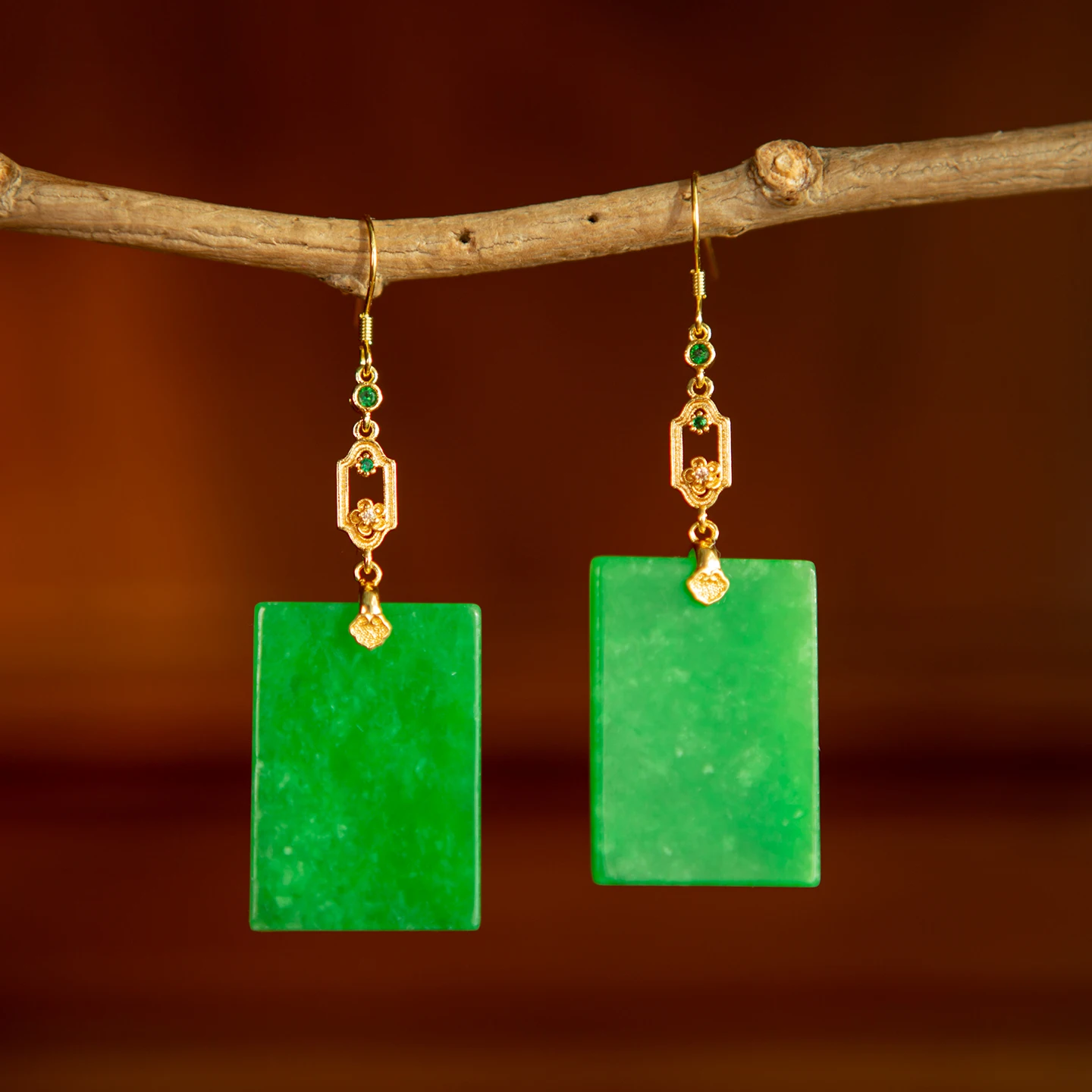 fuzhou-qing-dry-green-jadeite-earrings-with-silver-plated-18k-gold-setting-traditional-chinese-style-retro-qipao-ear-jewelry