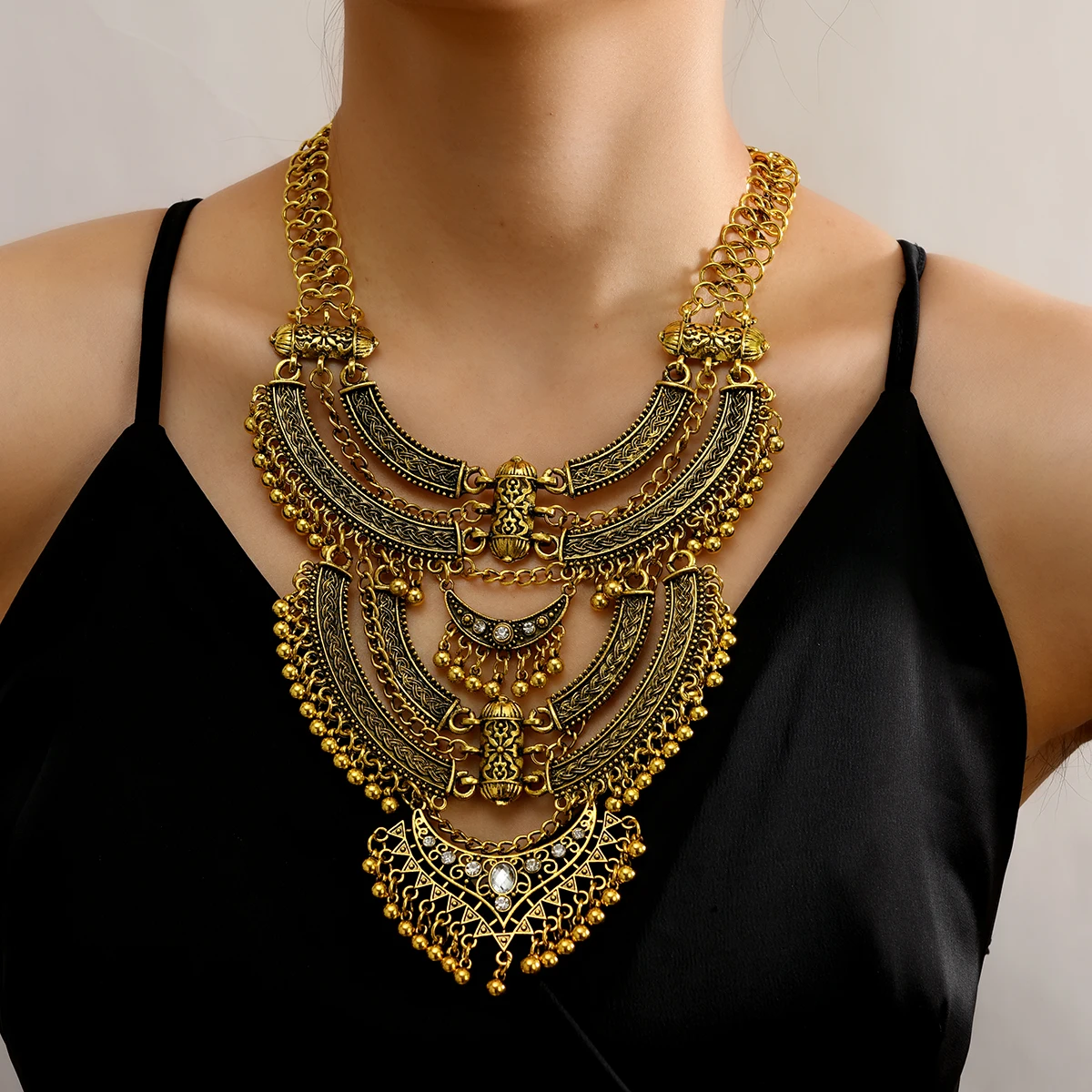 Vintage Carved Exaggerated Statement Necklace New European American Designer Style Long Layered Collarbone Jewelry