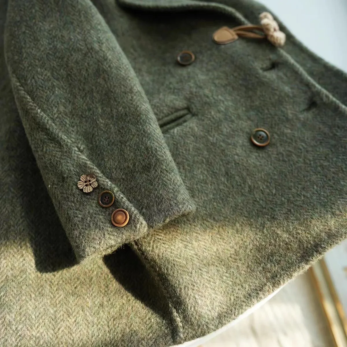 South Korea children's clothing 2024 autumn  winter new green herringbone tweed coat boys  girls fashion retro woolen coat tide