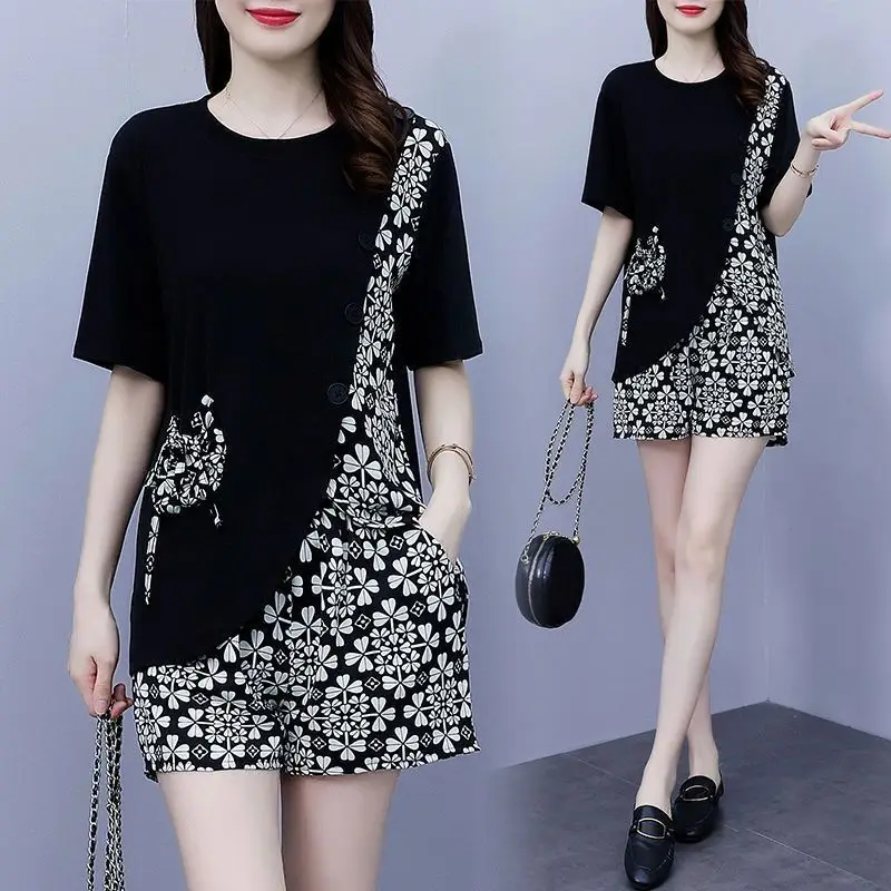 

Summer Floral Patchwork Loose Design Top And Shorts Set Women's Fashionable Age-Reversing Two-Piece Suit for plus Size