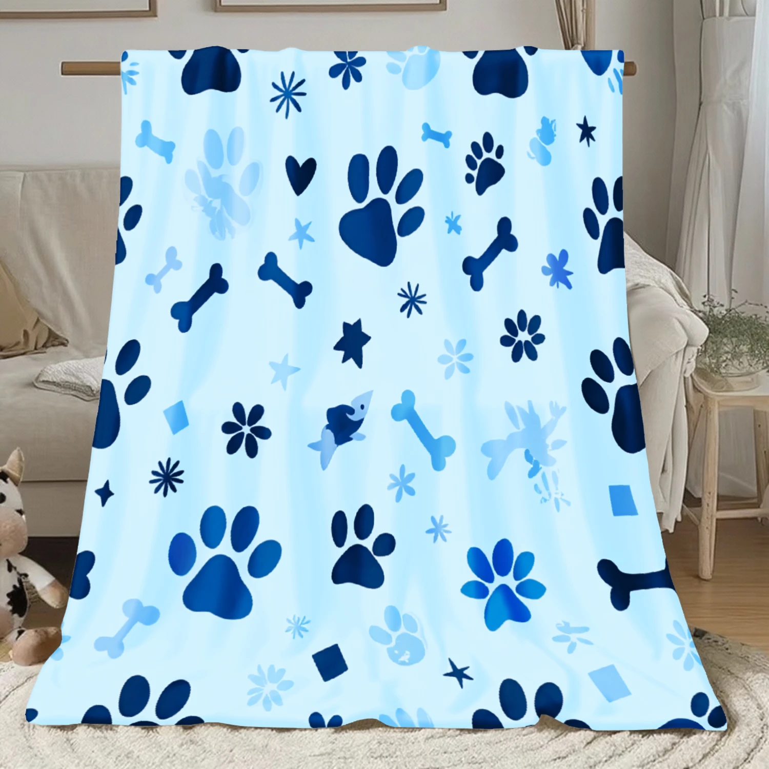 1pc Cute Blue Flannel Blanket with Paw Print, Bone Shape, And Star Design. Made of Polyester, Digitally Printed, Modern Style, S