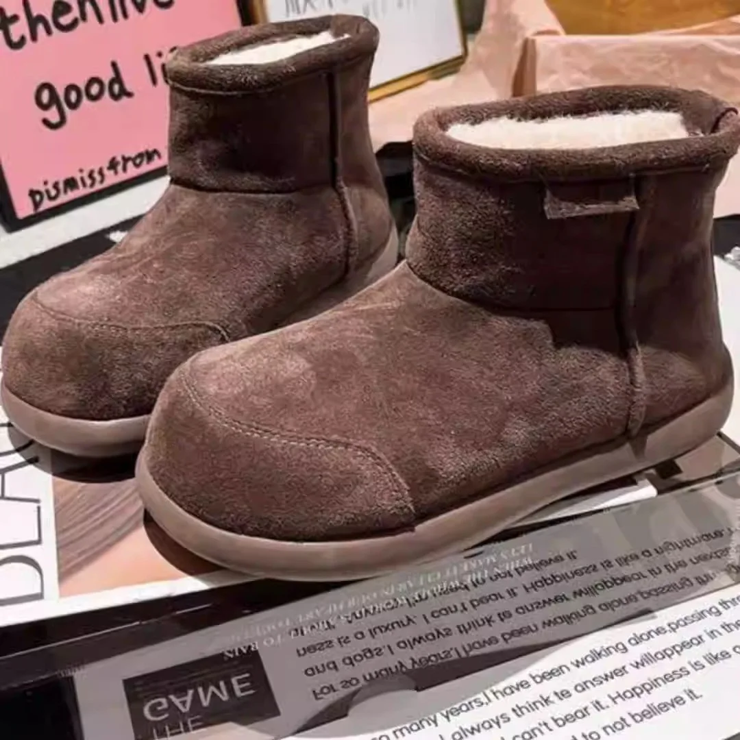 

Winter New Thick Soled Classic Snow Boots Women's Fur Warm Short Boots Sheep Fur Integrated Cotton Shoes Low Warm Shoes
