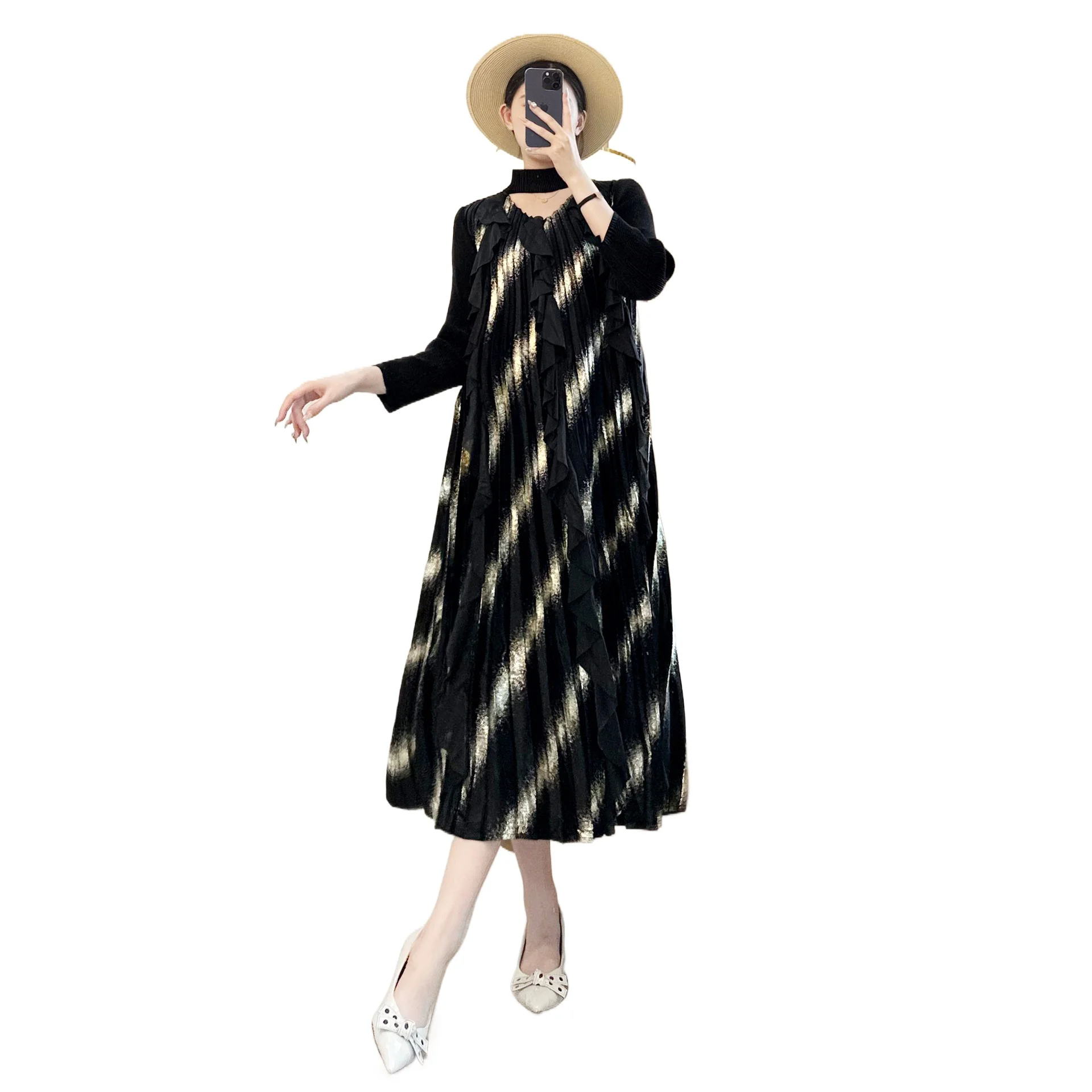 

Miyake High-end Luxury Golden Velvet Dress Black Banquet Dress Rich Daughter Thin Striped Maxi Dresses for Women