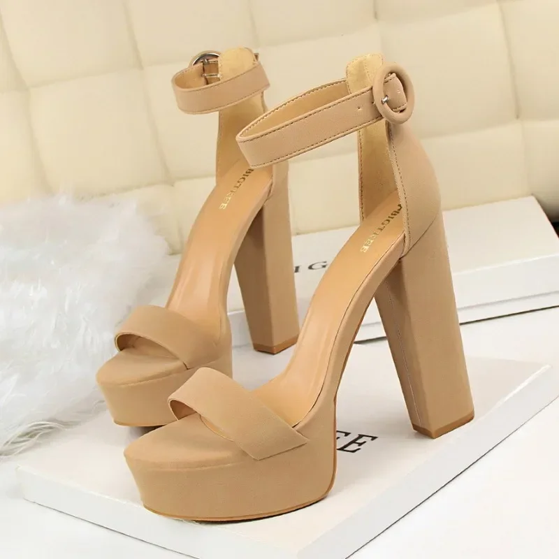 Fashion wanita sandal Pump musim panas seksi Platform tali gesper PU 13.5CM hak persegi luar ruangan gaya Korea sepatu wanita hitam