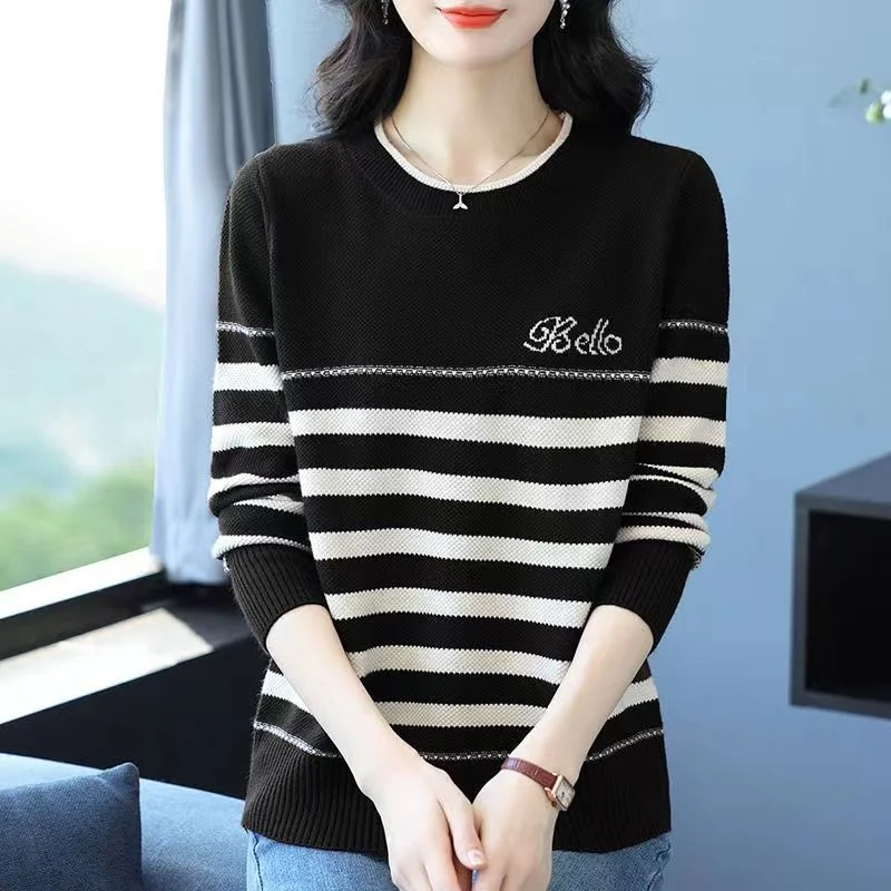 Women's Striped Crew Neck Knit Sweater Autumn Winter Loose Casual Embroidered Long Sleeve Knit Top