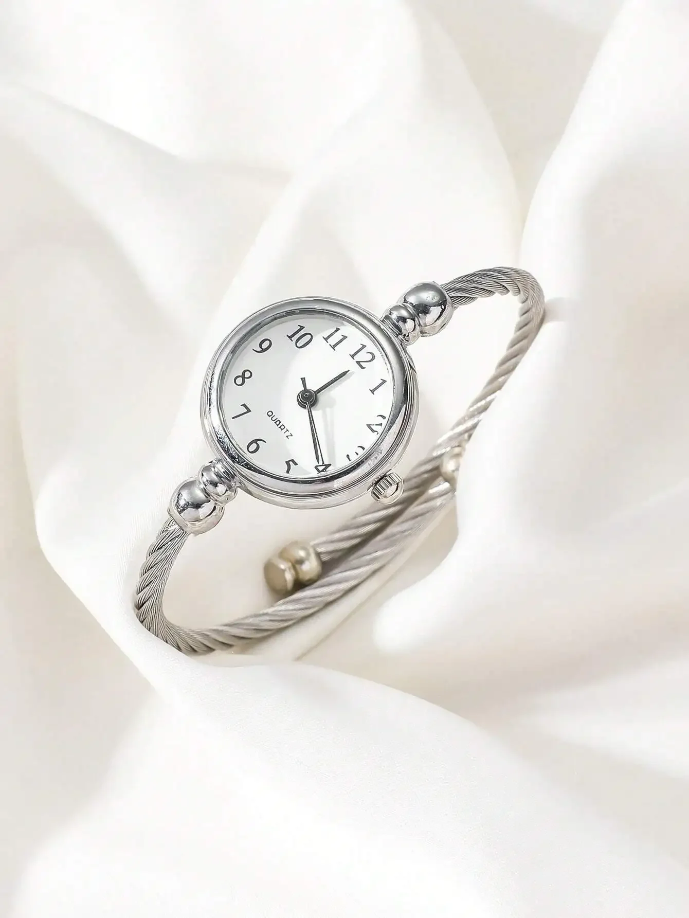 Bracelet Watch Fashionable and Versatile Thin Strap Compact Bracelet Watch Women's Smooth Free Bracelet Watch