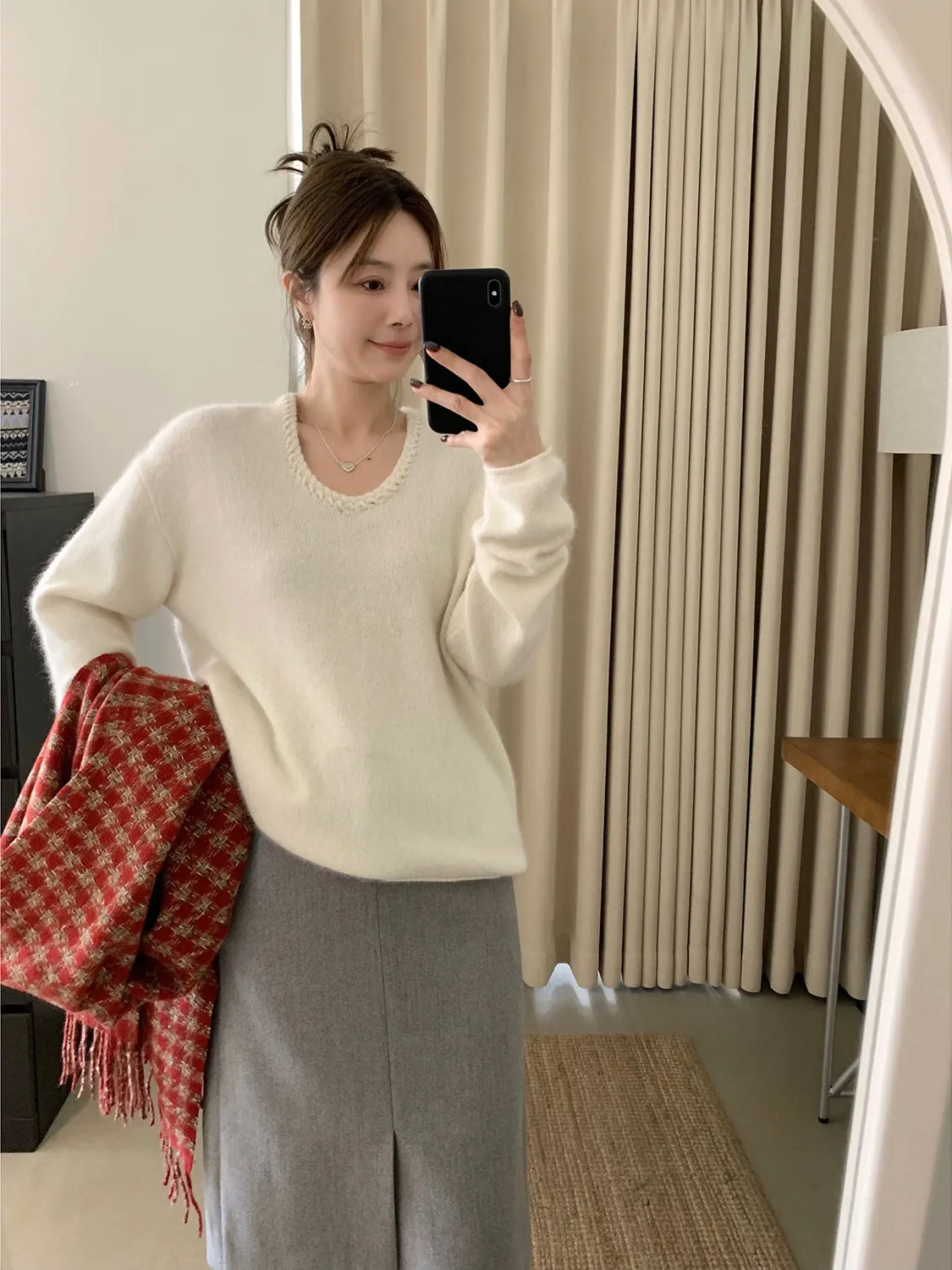 

HGHEYGIRL Korean Sle Chic Loose Knitted Woolen Bear Fur Sweater Faionable All-Match Long Sve round Ne Pullover