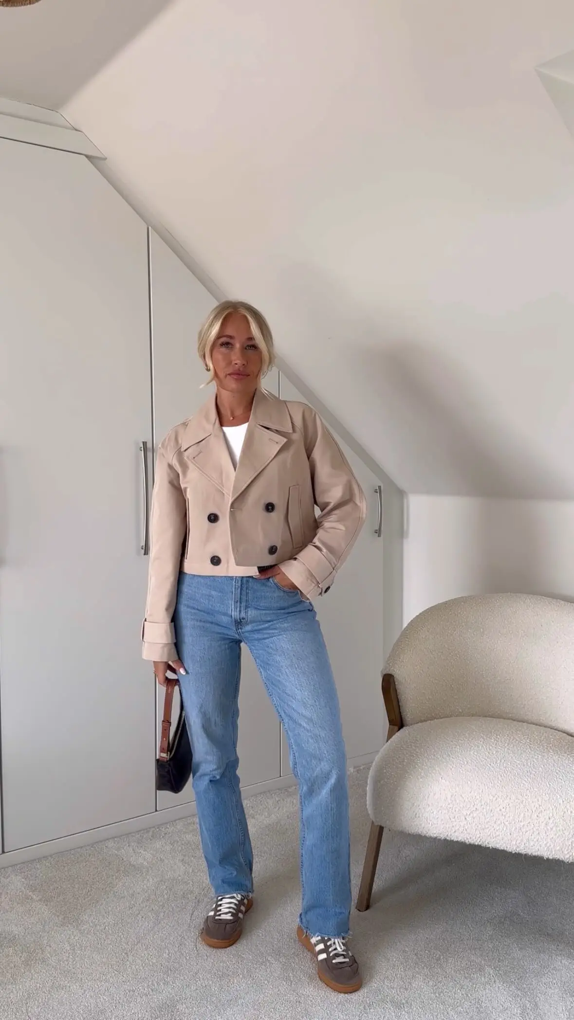 여성 가을 패션 숏 트렌치코트 솔리드 3컬러 더블 브레스티드 긴소매 재킷 여성 라펠 포켓 디자인 코트