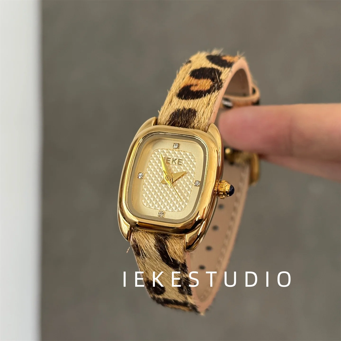 Retro Watch: Leopard Brown Square Wristwatch with Small Subdials Luxurious Women's Quartz Watch The Perfect Gift for Women